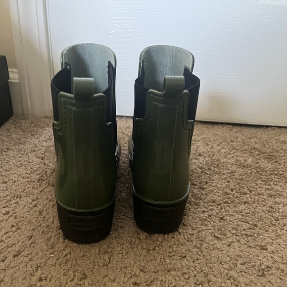 Hunter green rain boots - Picture 3 of 4